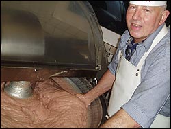 Rudolf Höring macht die Aufschnittwurst noch selbst.